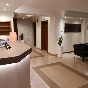 https://hotel-rado.hotelslidodijesolo.com