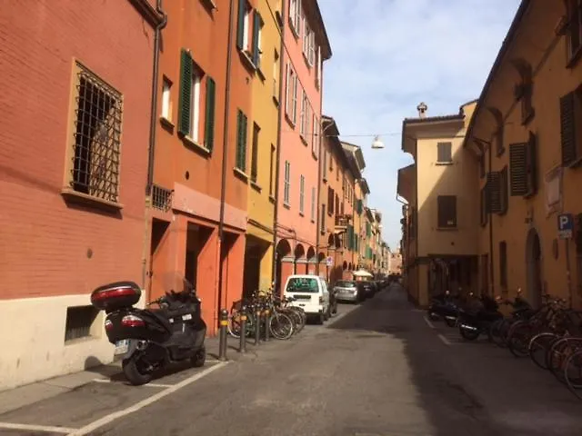 Suite del Borgo - Affittacamere - Guest house Bologna 0*,  Italia